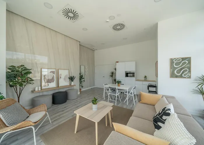 Xpce Urban 9 Skyline - Parking Free *