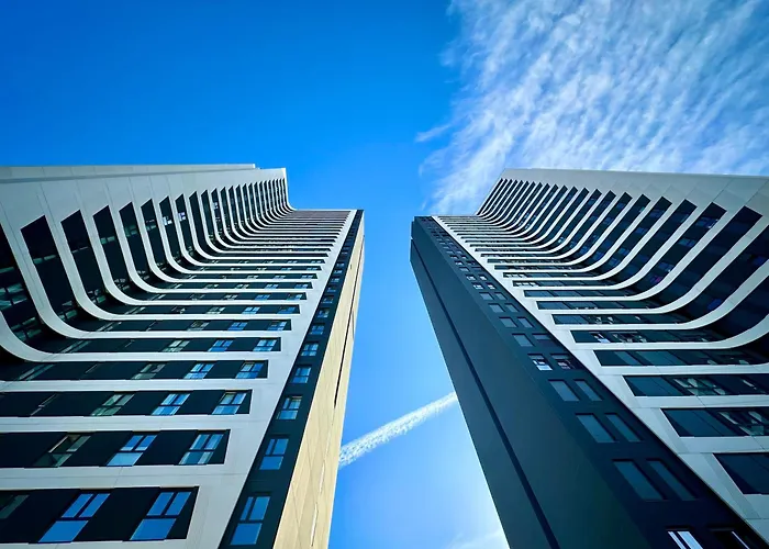 Xpce Urban 9 Skyline - Parking Free *